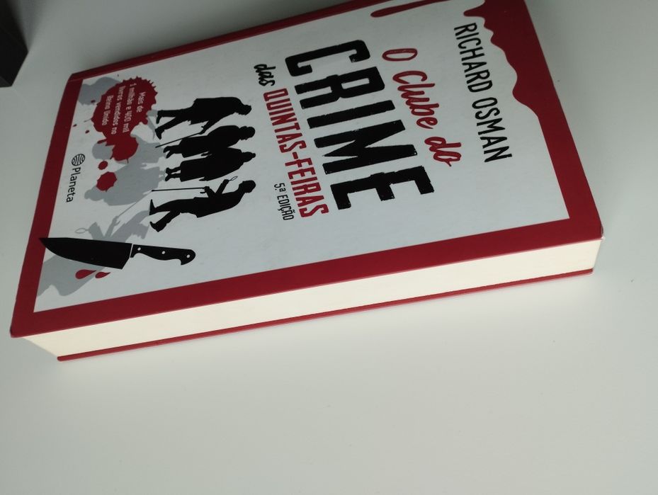 Livro O clube do crime das quintas-feiras ofereço portes