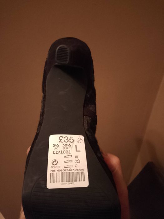 Buty szpilki wzór kwiatowy koronkowy