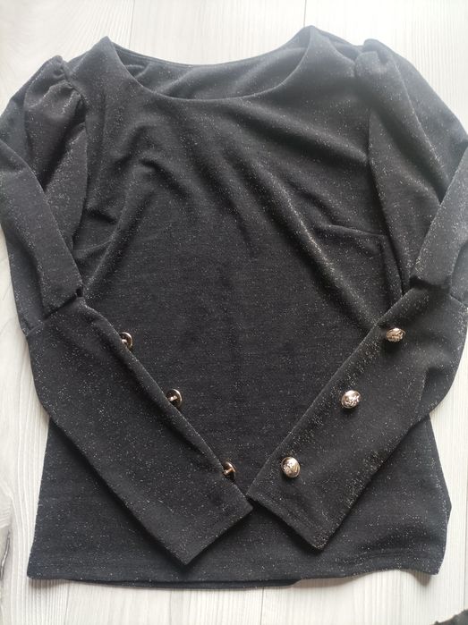 Elegancka bluzka s/m zdobiona srebrna nitka