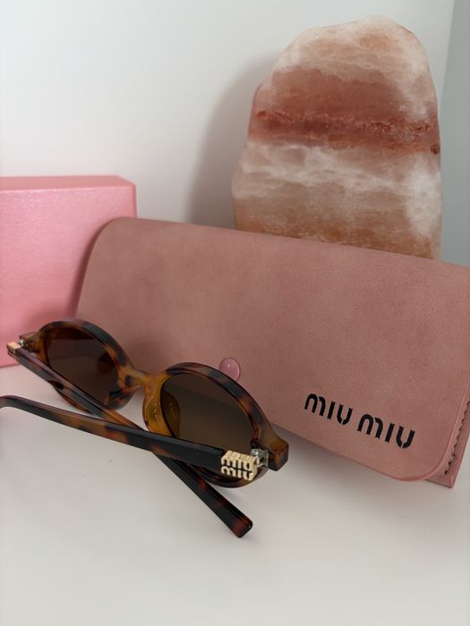 Óculos MiuMiu (lente castanha ou escura)