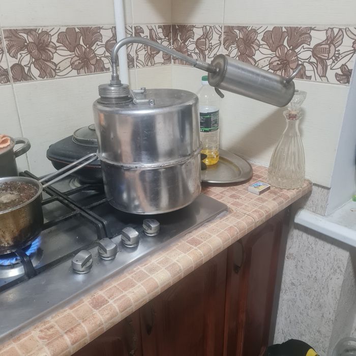 Дистилятор новий