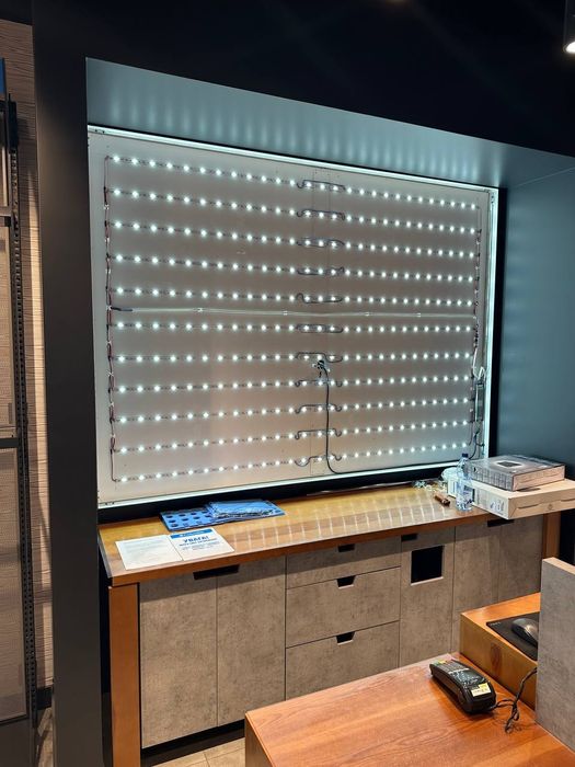 Торговое оборудование/ стойки на колесах/ стелажи в магазин/ лайтбоксы