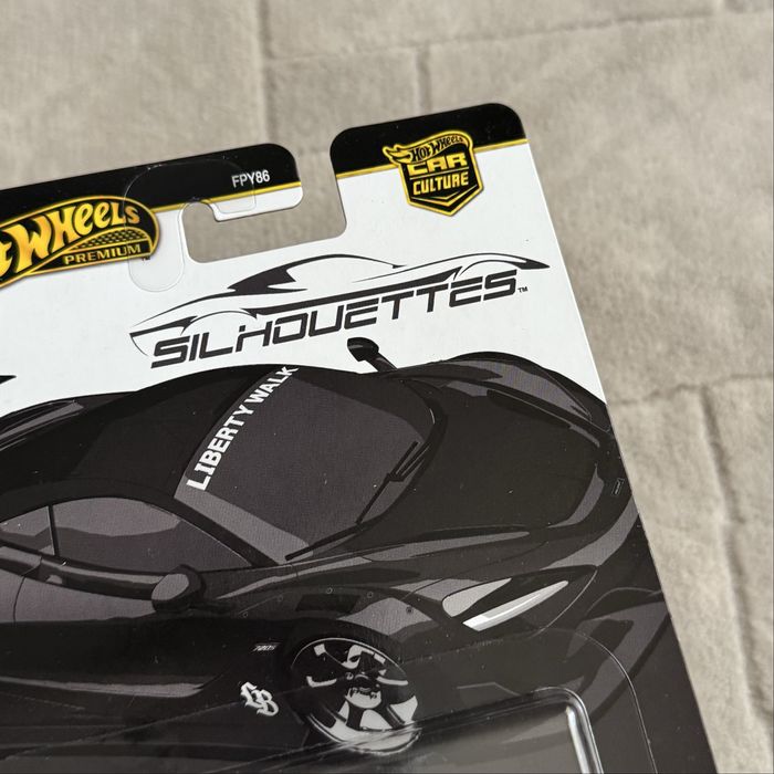 Hot Wheels Mclaren 720s chase