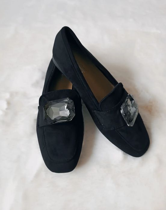 Baleriny zamszowe z dużym kryształem  40
