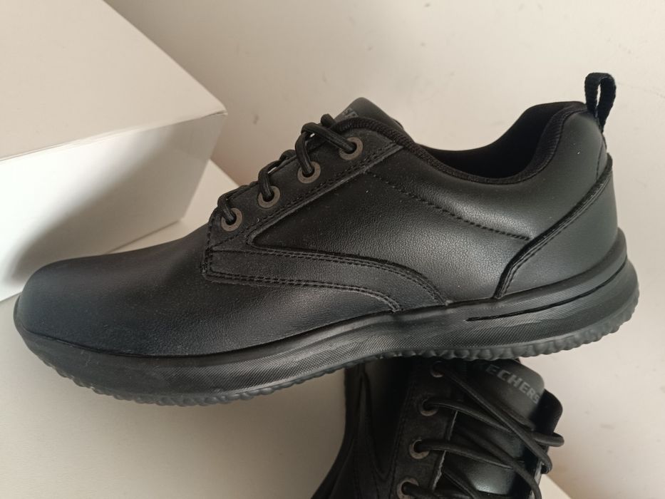 Skechers r.44 (29 cm) buty sportowe męskie waterproof