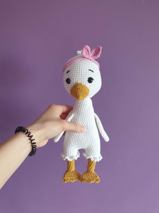 Gęś w różowej opasce maskotka handmade