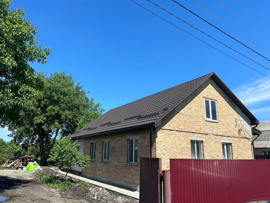 Ремонт покрівлі. Бригада строителей. Покрівельник. Кровельщики