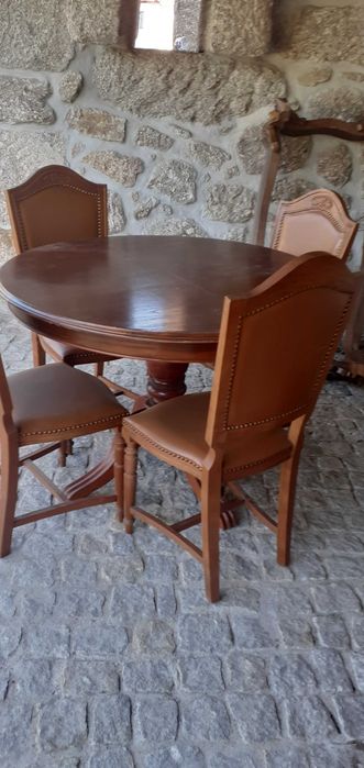 Mesa pé de galo  em castanho