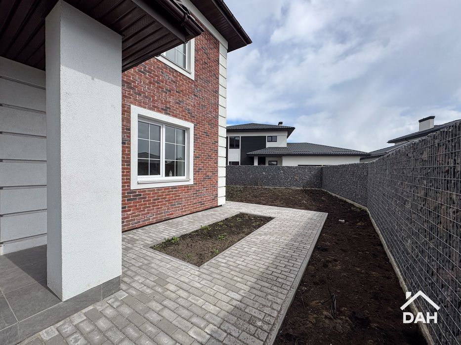 Будинок 170 м² з ремонтом та навісом під 2 авто, в с. Крюківщина, газ