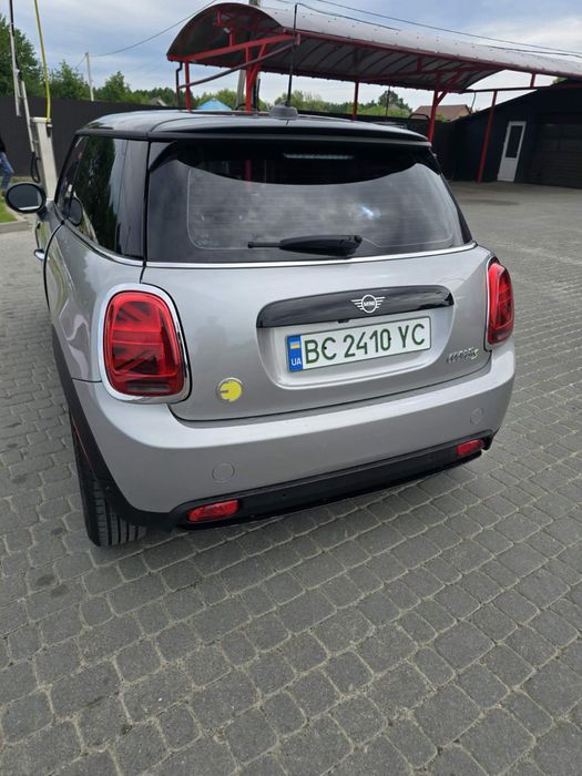 Mini Cooper SE 2023 електро