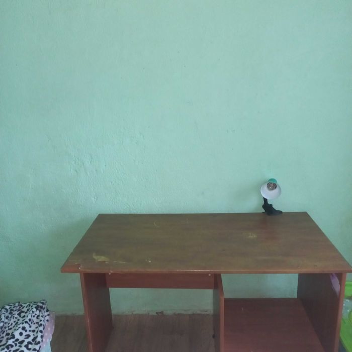 Продам стол письменный