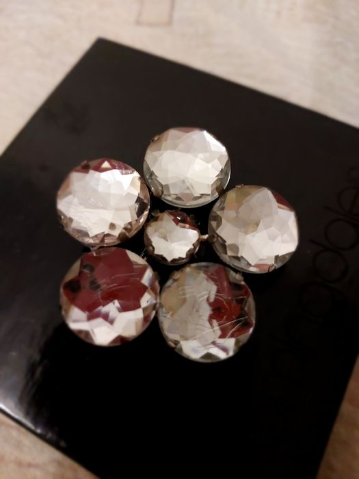 Брошка універсальна