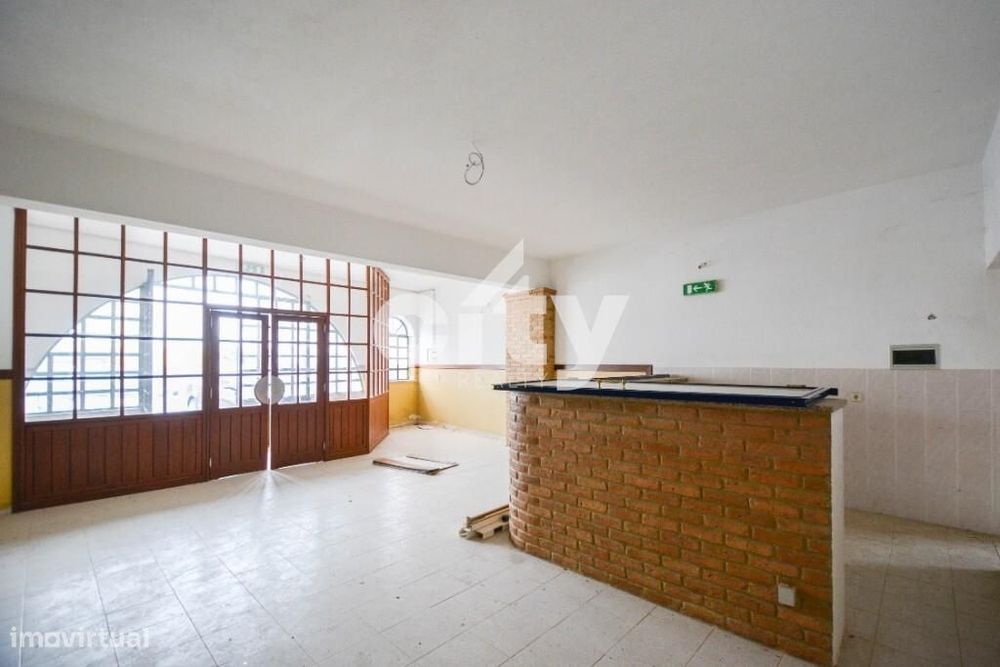 Prédio Exclusivo No Centro De Montargil — Montargil, Portalegre