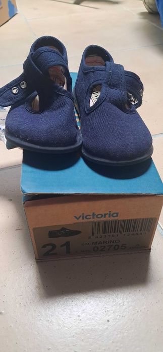Varios sapatos para bebe/criança