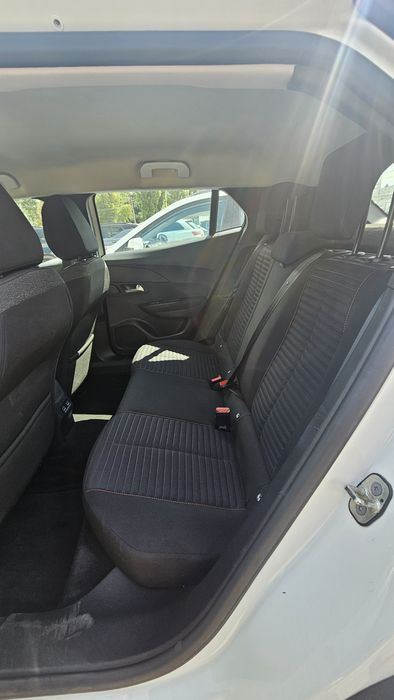 продам авто Peugeot  e-2008