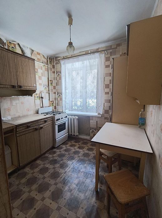 Продам 1к квартиру в цегляному будинку на першому поверсі