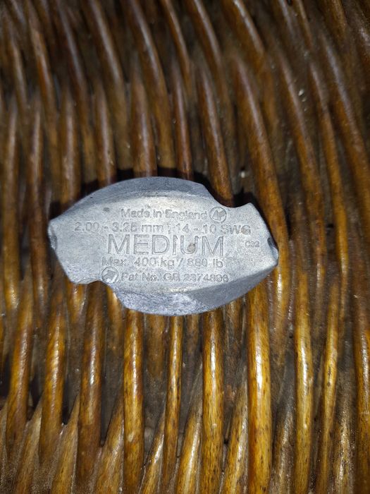 Sprzedam złączki do siatki, drutu