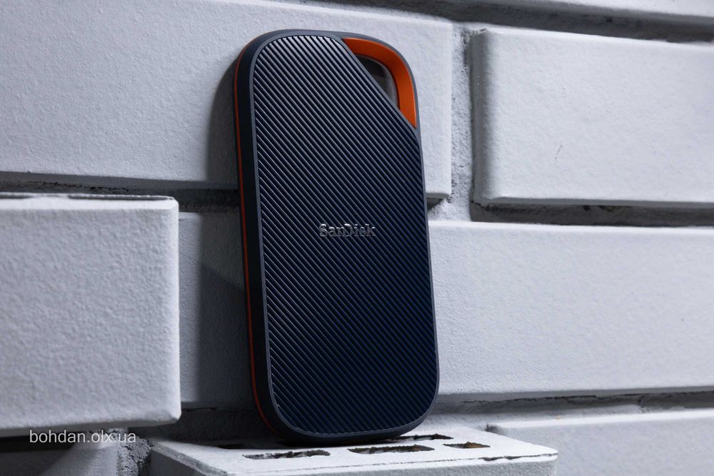 SanDisk Extreme PRO with USB4 2TB (SDSSDE82-2T00-G25)