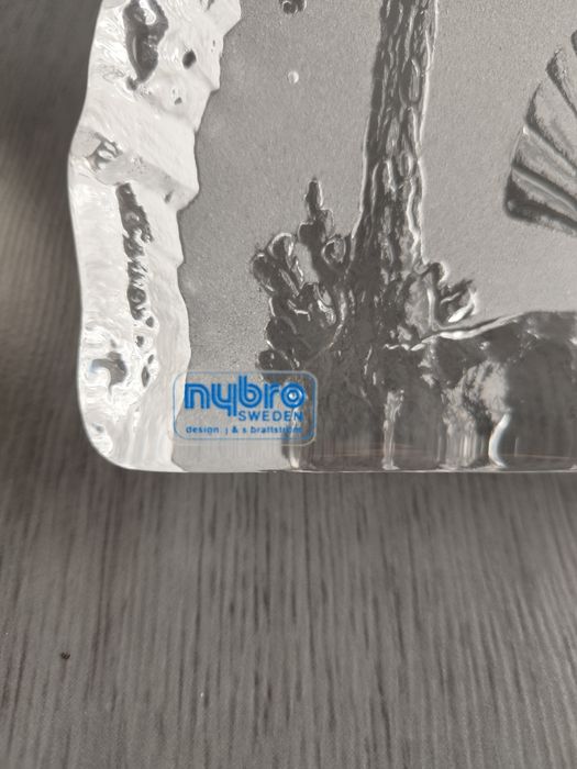 Szklana ozdoba "przycisk"