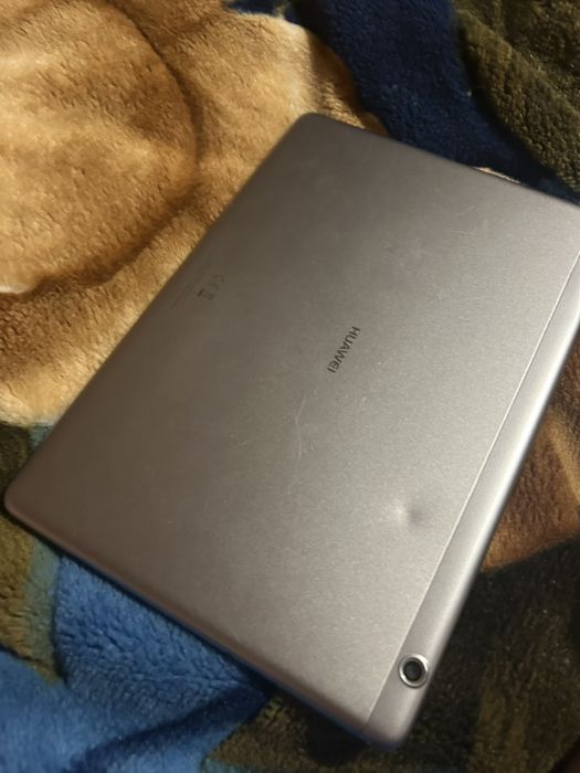 Планшет Huawei з дефектами