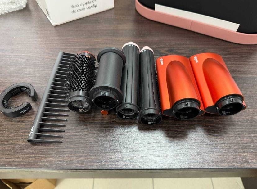 Фени dyson(різні кольори і моделі)