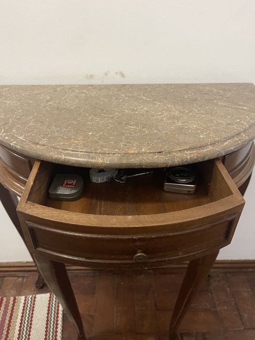 Móvel de madeira de apoio