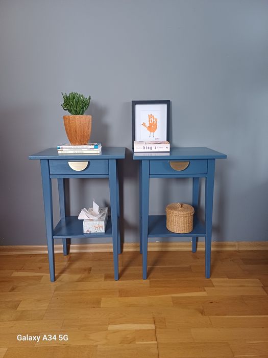 Dwa  drewniane stoliki szafki nocne