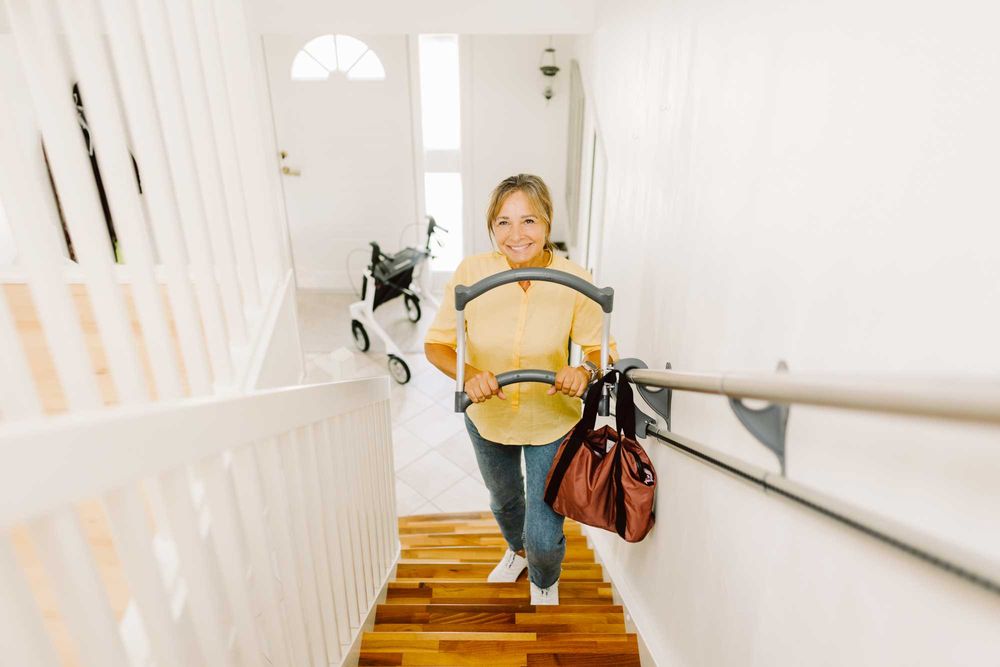 AKTYWNA PORĘCZ - Łatwiejsze Staje się Możliwe - Chodzenie po schodach