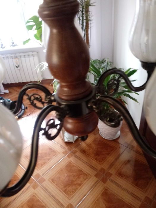 Żyrandor. Sprzedam bardzo ładny