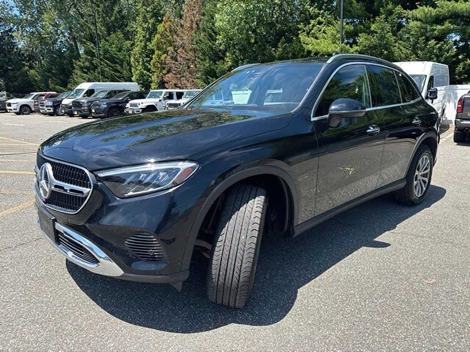 Mercedes-Benz GLC 300      2024