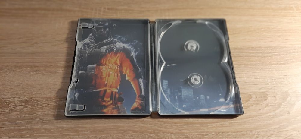 Battlefield 3 + metalowe pudełko dla kolekcjonerów Playstation 3