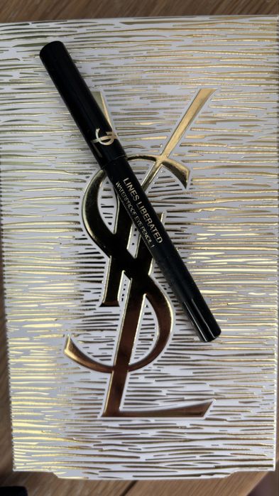 Kredka do oczy YSL czarna