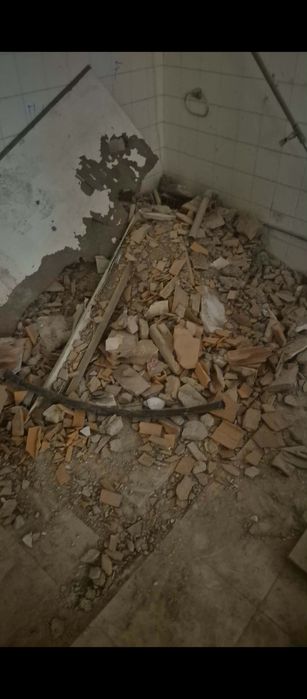 Faço vários tipos de limpeza entulho madeira armazém terreno casa obras sucata lixo