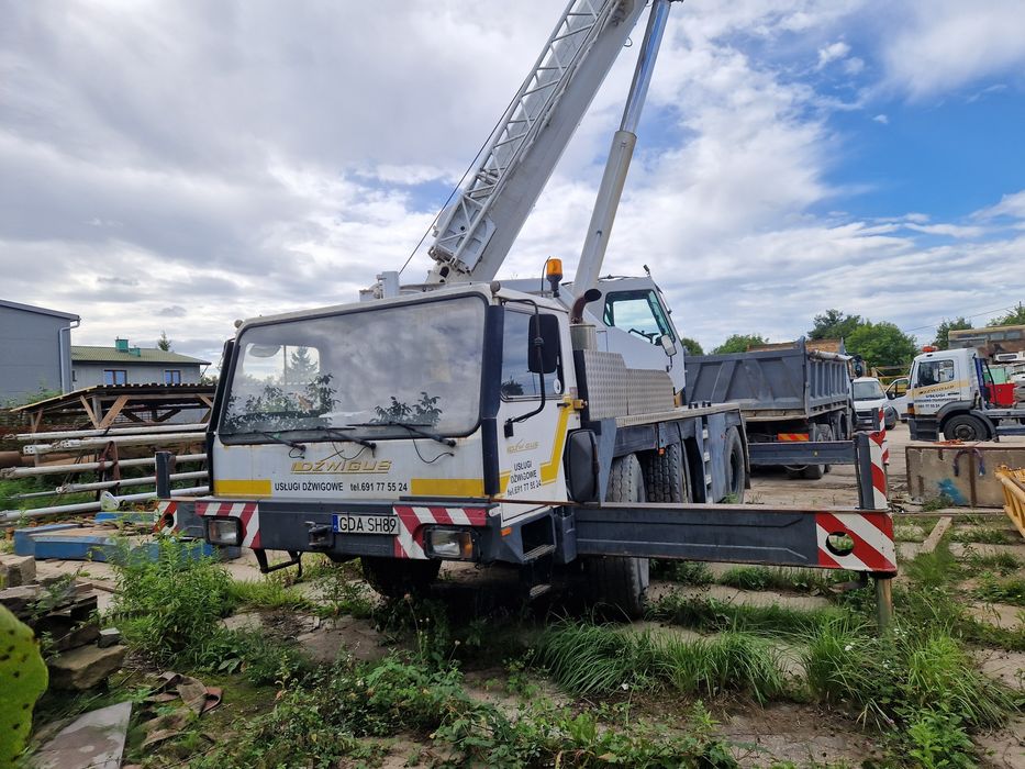 Liebherr LTM1050
