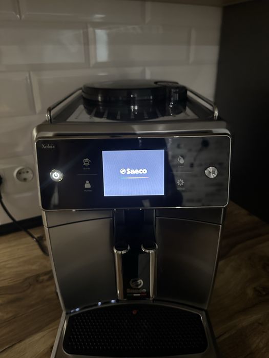 Продам кавоварку Saeco Xelsis
