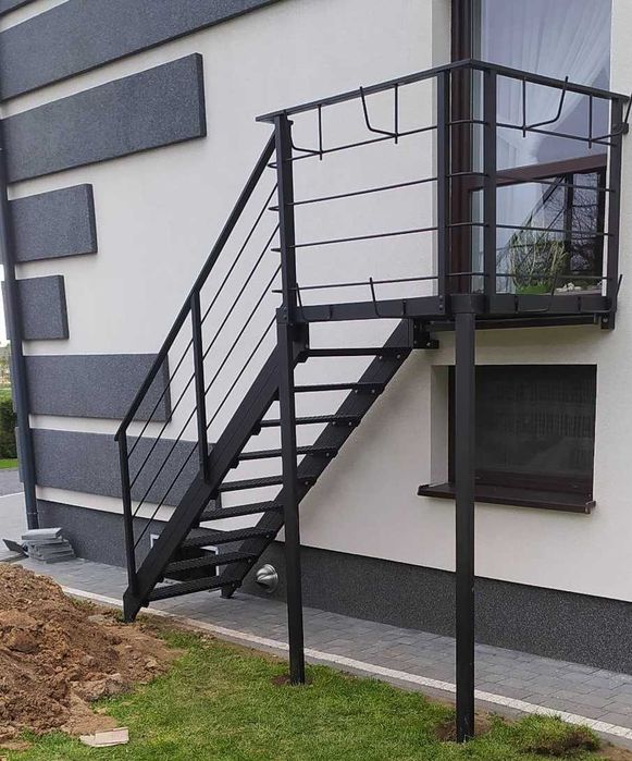 Schody metalowe wewnętrzne, klasyczne, nowoczesne, balustrady