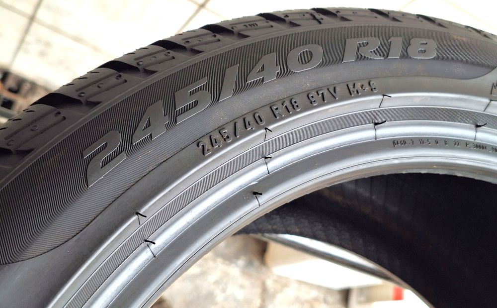 245/40R18 Pirelli SottoZero 3 Winter 97V XL 2022r D/B/72dB 200zł/szt