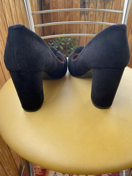 Класичні жіночі туфлі