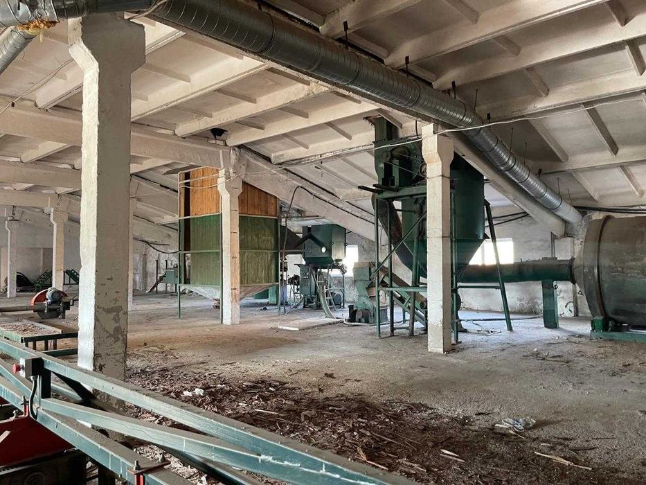 Нерухомість під склади або виробництво в 40 км від Києва