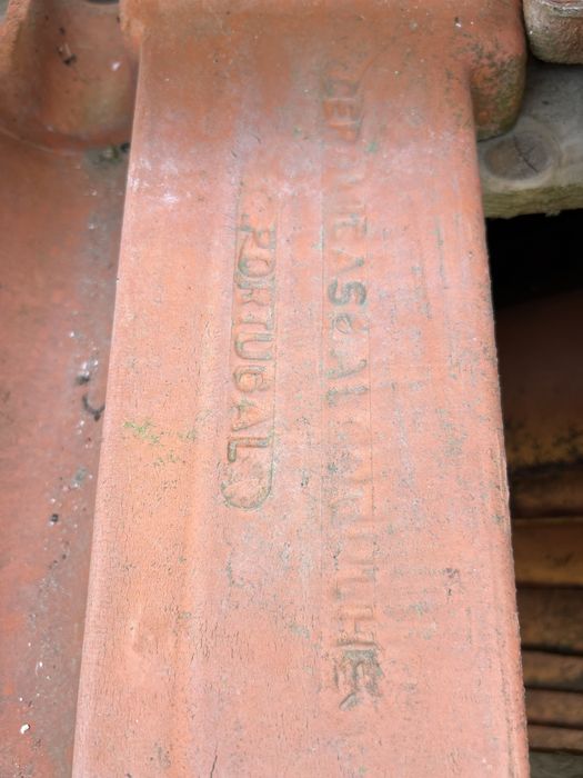 TELHAS - Cerca de 300