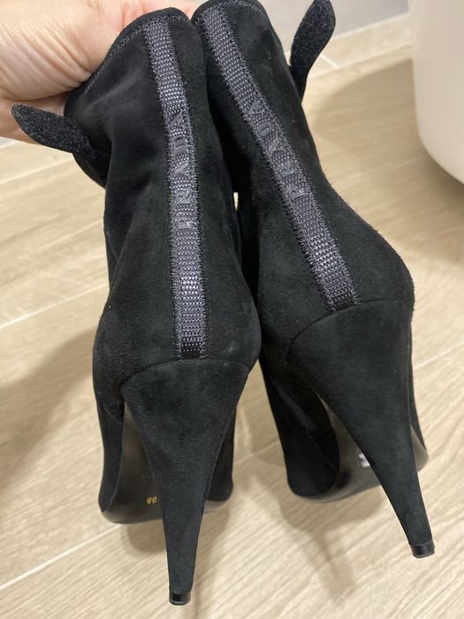 Замшеві ботильйони Prada р. 38-37