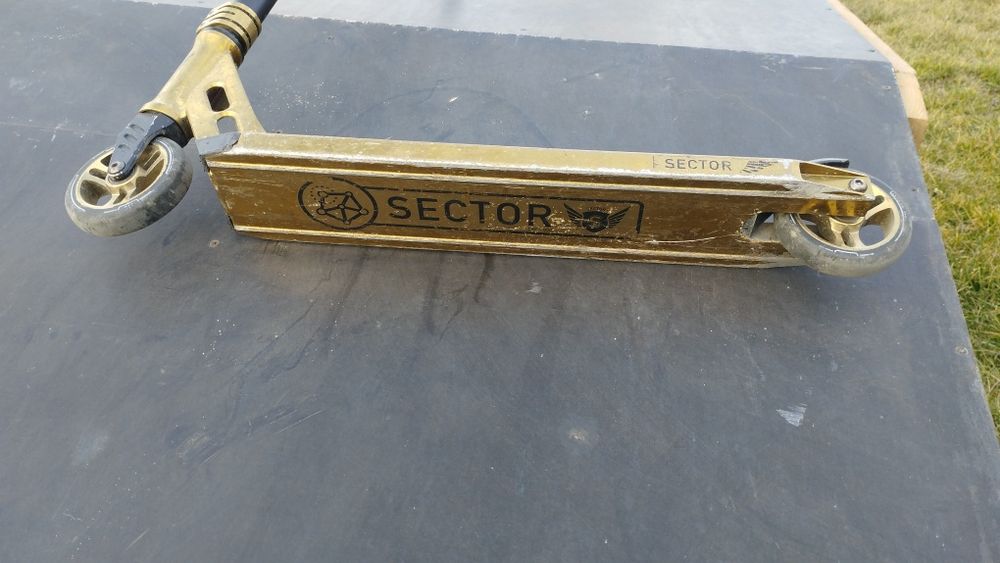 Hulajnoga Longway Sector Neogold używana