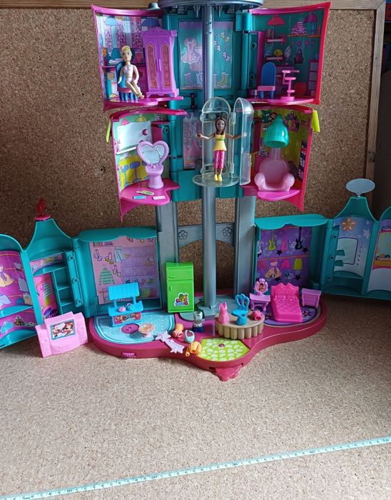 Polly Pocket Shopping / Mall with Multiple Stores64584273377538124