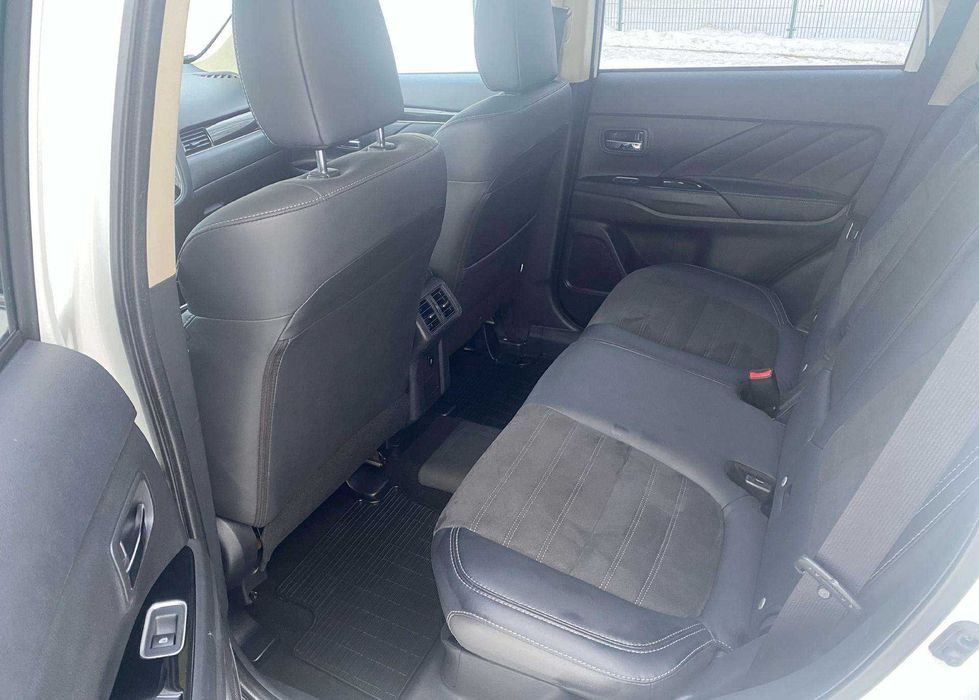 Mitsubishi Outlander, 2.4 l. Plug-in 2019