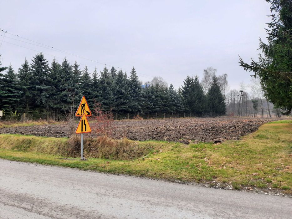 Działka 1700 m2 z budyniem 140 m2.