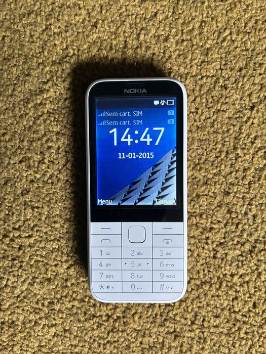 Nokia 225 Dual SIM Telemóvel Clássico c/ Caixa e Carregador