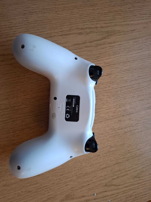 Konsola PS4 + Pad + FIFA20