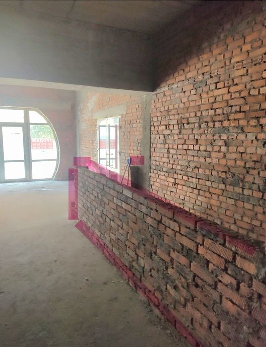 Під комерцію 4,8 м. кв. Стан- від забудовникаа