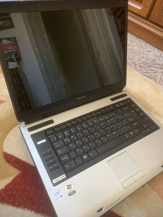 Ноутбук Toshiba Equium A100-147