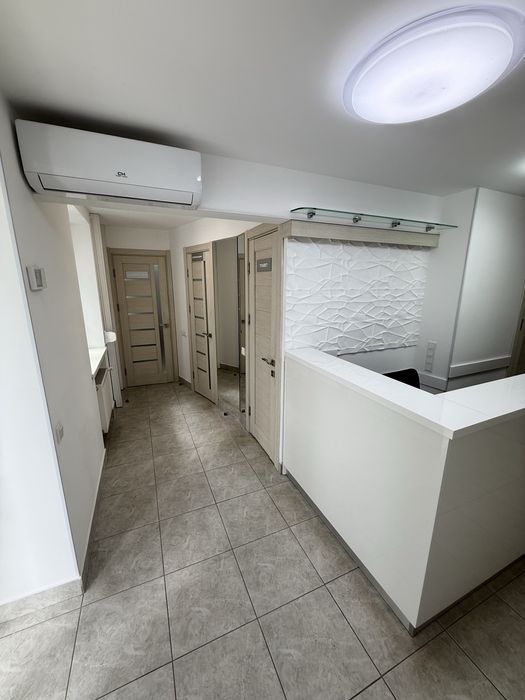 Продаж комерційного приміщення з ремонтом, 80 м², по вул. Одеська